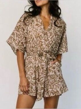 New Baltic Born Connor Romper Taupe Floral Short Sleeves Belted Pockets Small